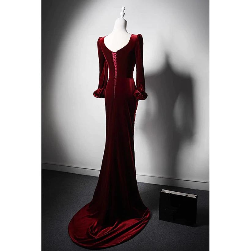 Vestido de fiesta largo estilo sirena con mangas largas de terciopelo rojo vino